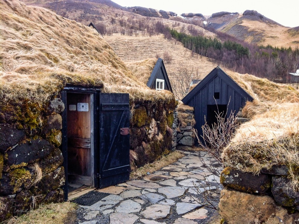 Skogafoss settlement