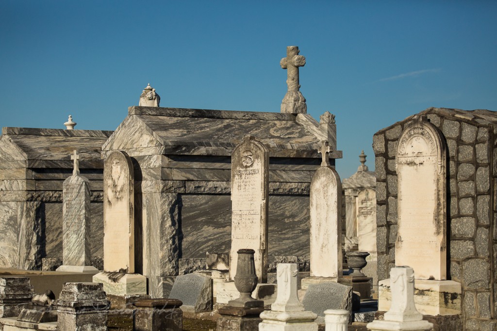 visiting cemeteries in new orleans