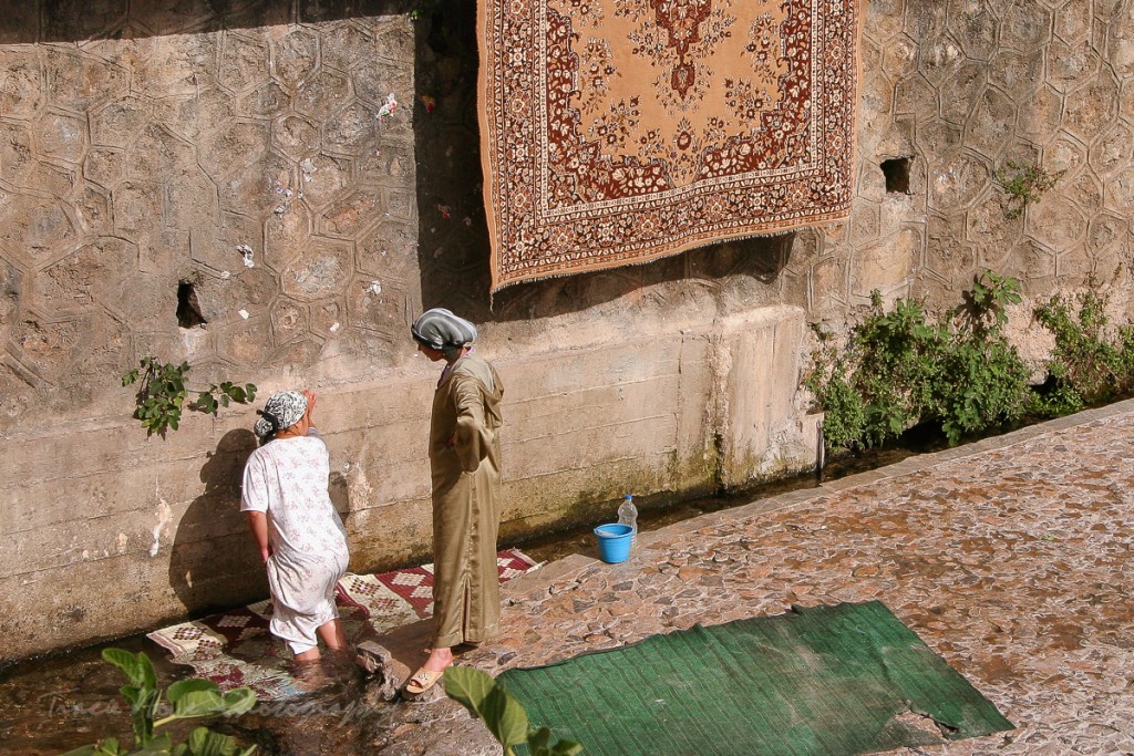 how to photograph people respectfully from a distance