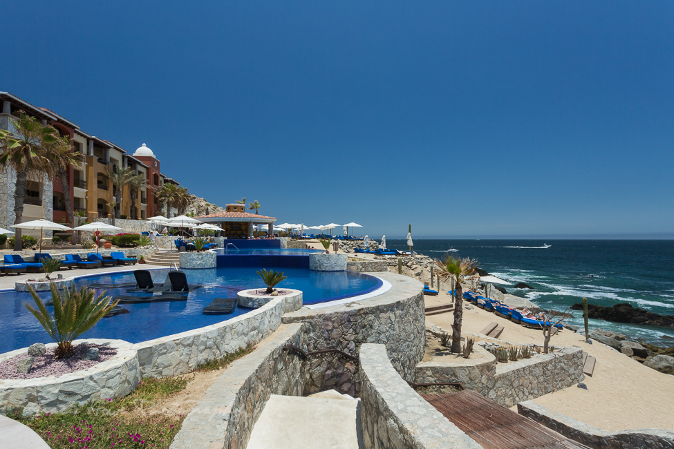 Hacienda Encantada infinity pool